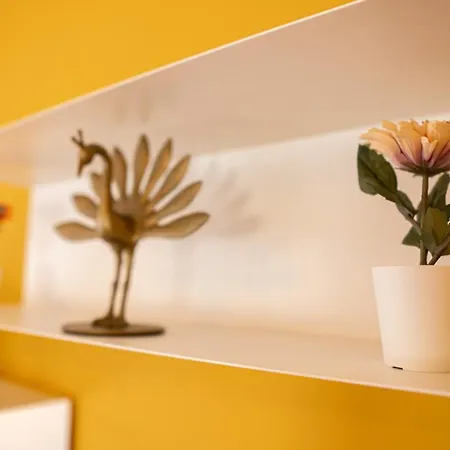 Full House - Orange - Netflix, Wifi Inkl Apartment *